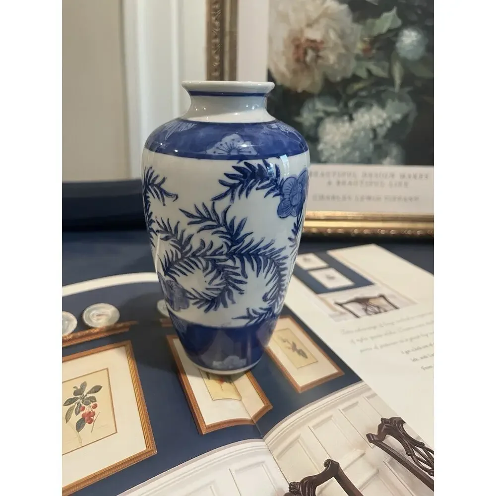 Blue and White Chinoisere Vase Ceramic Pottery Floral and Leaf Pattern Vase Mini